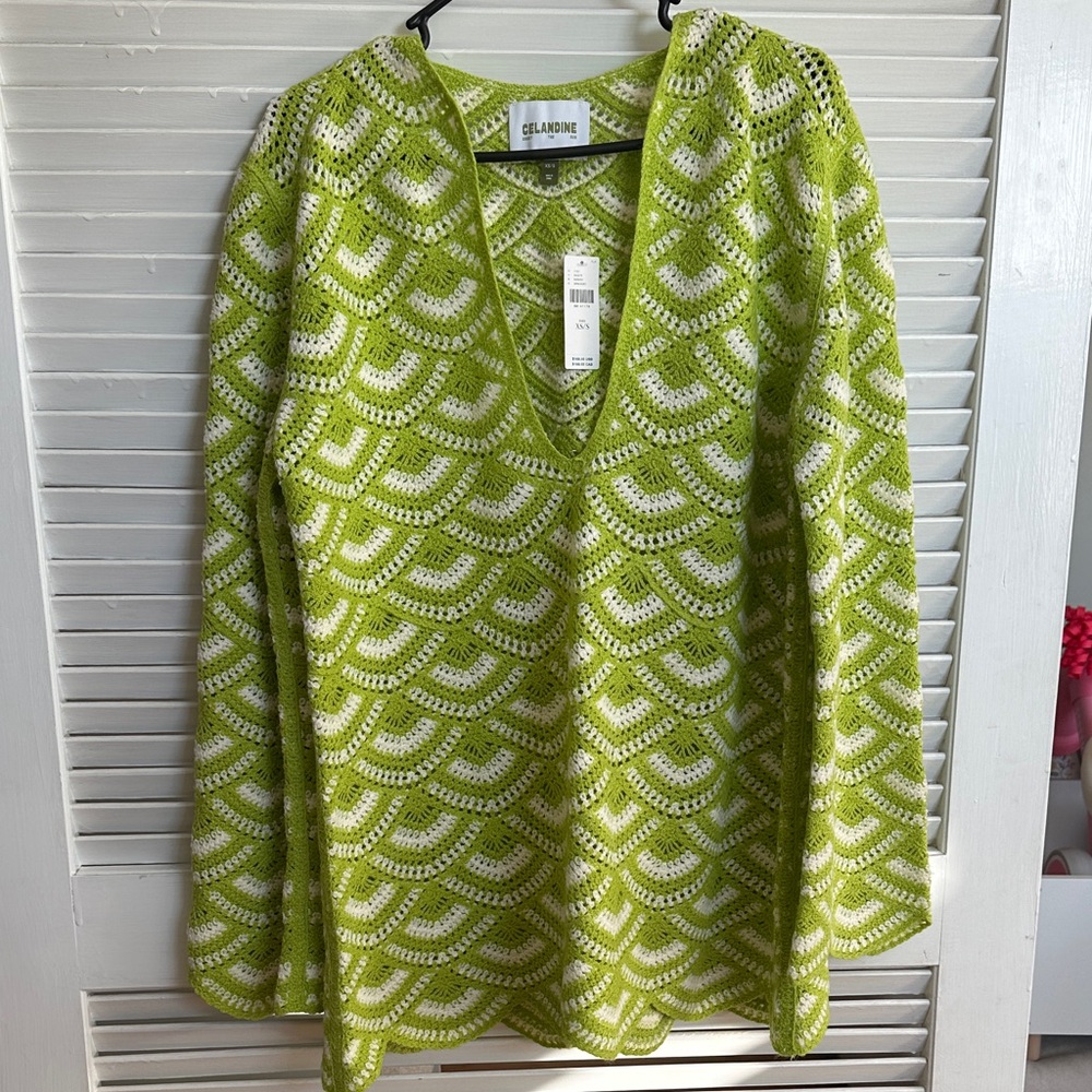 Celandine Green and White Knit Beach cover